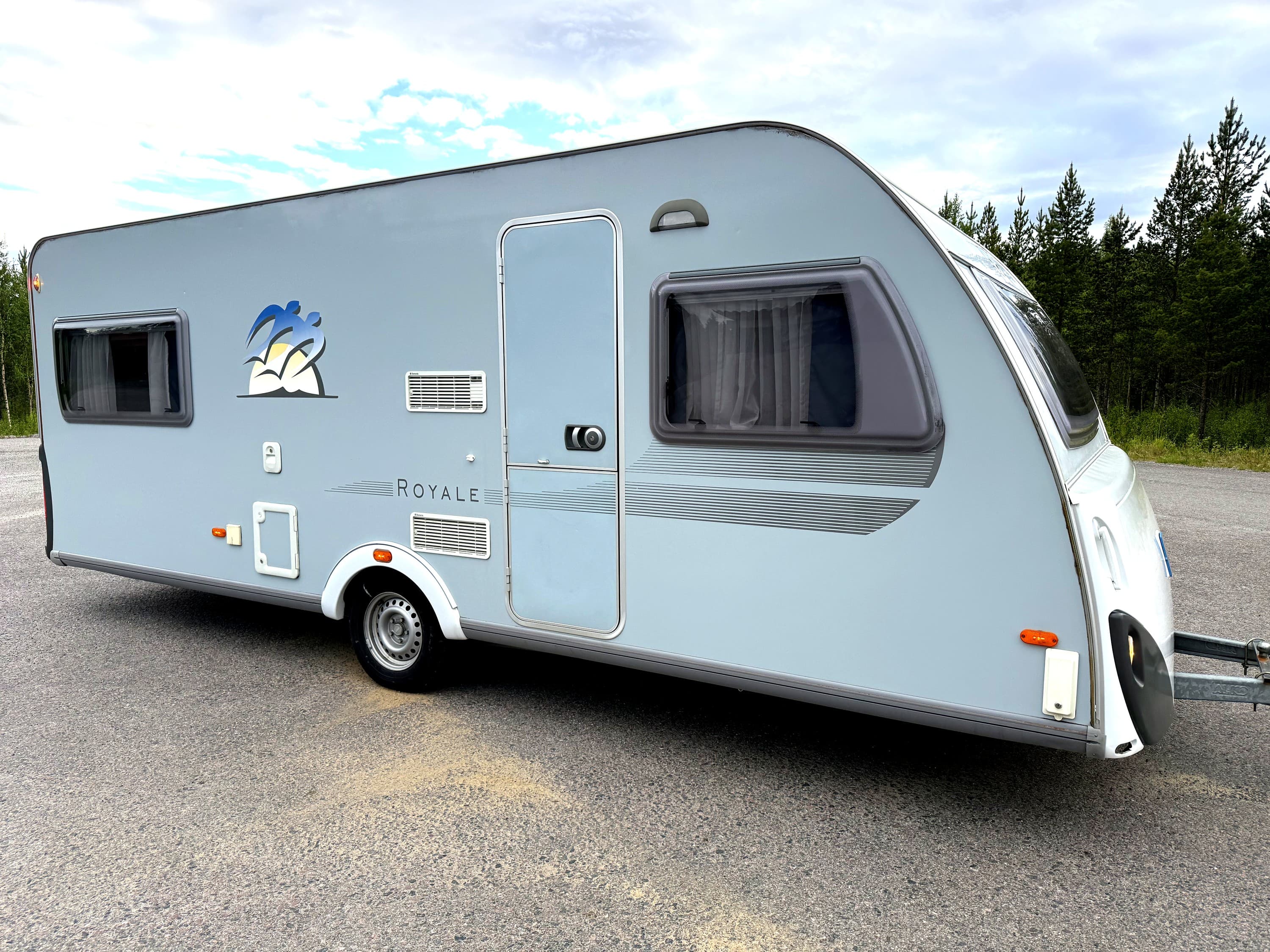 Hyr husvagn i Luleå – Knaus 580 Royale UK sida
